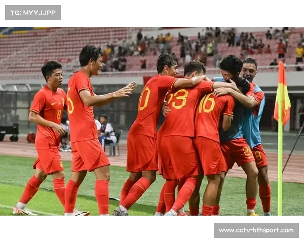 越南球迷庆祝河内公安绝杀国安,主场气氛热烈 越南球迷庆祝河内公安绝杀国安,主场气氛热烈