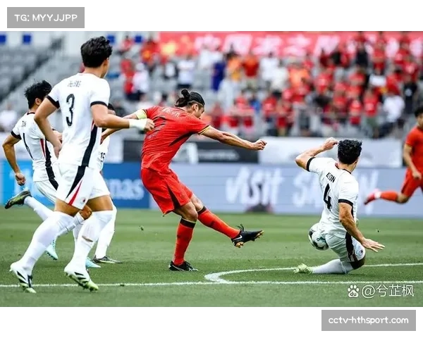 终场哨响：多特蒙德球员从绝平狂喜到积分差距拉大的复杂表情